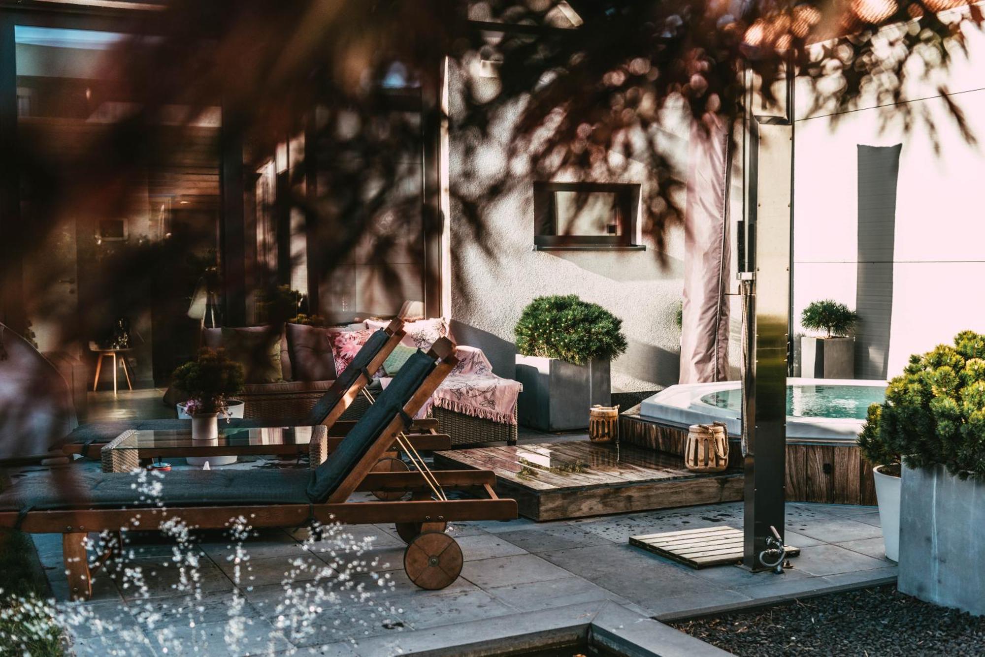 Villa Cecha B&B &Wellness Остенде Екстериор снимка
